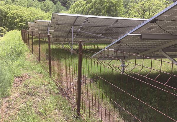 Wire Mesh Fencing With Gates For Solar Panel System