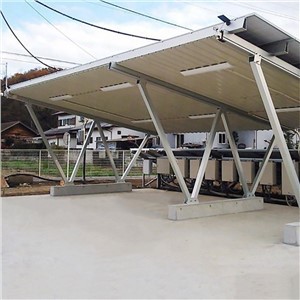 Stanovanjski nadstrešek za avtomobile s sončno energijo